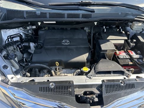 Used 2016 Toyota Sienna XLE image 27