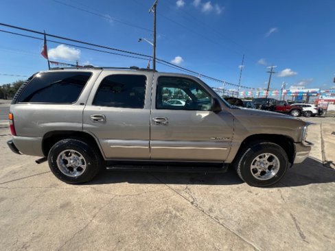Used 2001 Chevrolet Tahoe LT w/ LT Preferred Equipment Group image 4