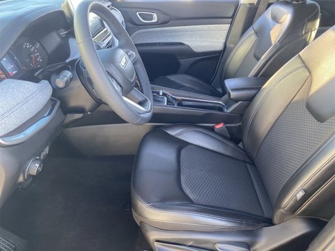 Used 2022 Jeep Compass Latitude image 15