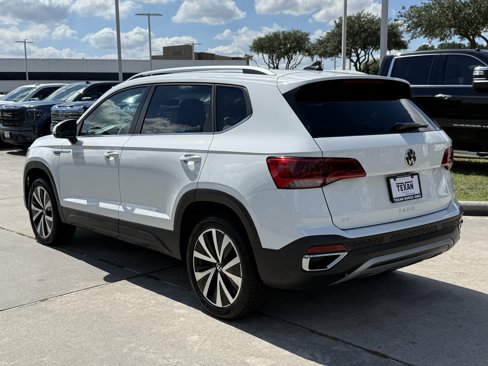 Used 2024 Volkswagen Taos SE image 6