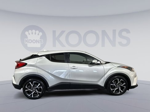 Used 2018 Toyota C-HR XLE image 8