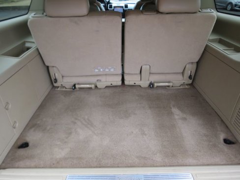 Used 2011 Cadillac Escalade ESV Premium image 44