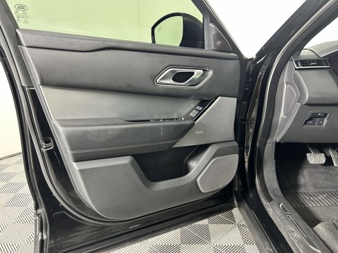 Used 2019 Land Rover Range Rover Velar R-Dynamic SE image 21