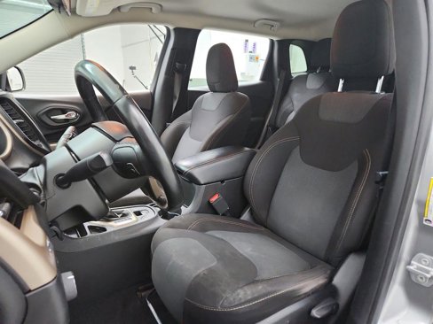 Used 2017 Jeep Cherokee Latitude image 14