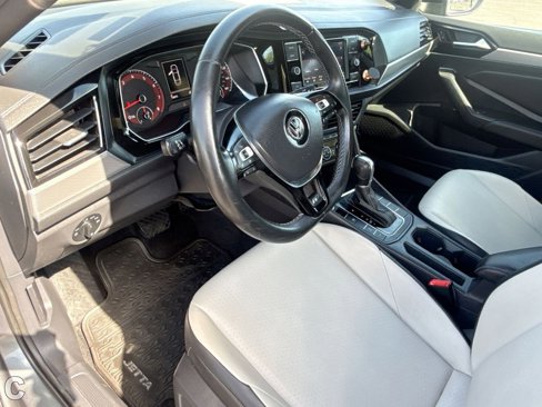 Used 2019 Volkswagen Jetta R-Line image 10