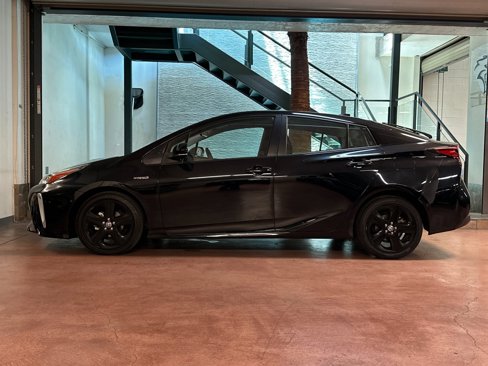 Used 2022 Toyota Prius Limited image 2