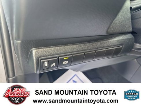 Used 2022 Toyota Corolla SE image 15