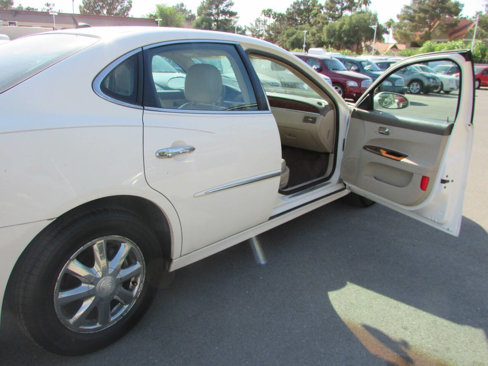 Used 2006 Buick LaCrosse CXL w/ Driver Confidence Package image 12