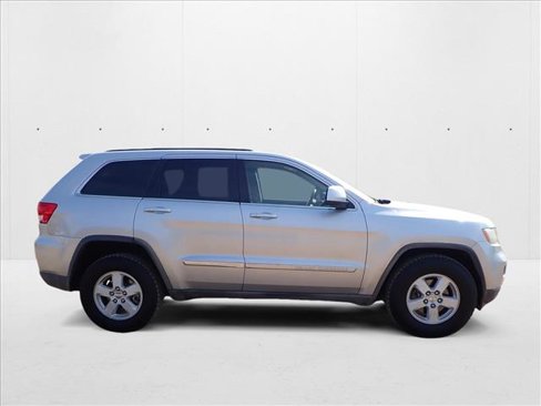 Used 2012 Jeep Grand Cherokee Laredo image 5