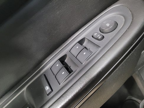 Used 2015 GMC Acadia SLE image 27
