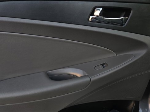 Used 2012 Hyundai Sonata SE w/ Navigation & Sunroof Pkg image 11