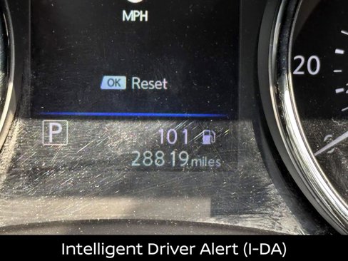 Certified 2022 Nissan Rogue Sport SV image 32