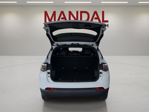Certified 2024 Jeep Compass Latitude image 23