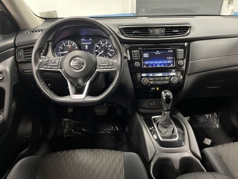 Used 2018 Nissan Rogue SV w/ Premium Package image 5