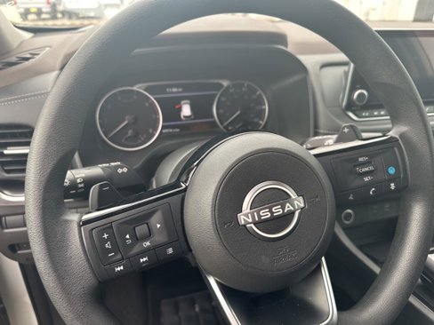 Used 2023 Nissan Rogue SV image 10