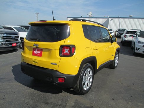 Used 2019 Jeep Renegade Latitude image 4