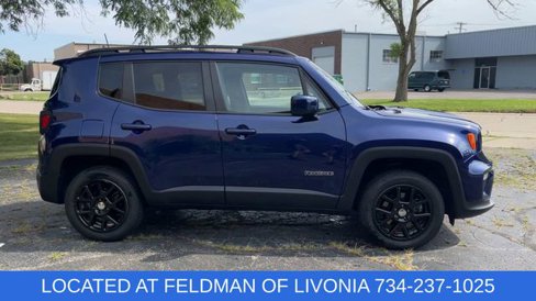 Used 2019 Jeep Renegade Latitude w/ Cold Weather Group image 9