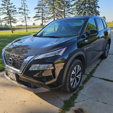 Used 2023 Nissan Rogue SV image 1