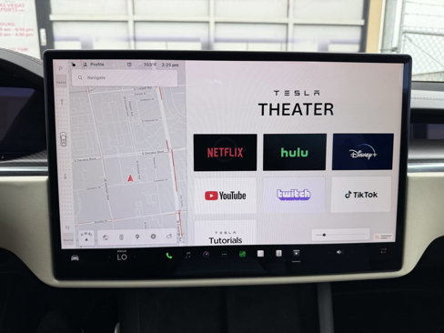 Used 2022 Tesla Model X Plaid image 15