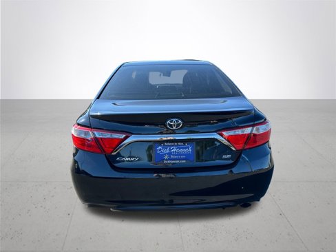 Used 2017 Toyota Camry SE image 8