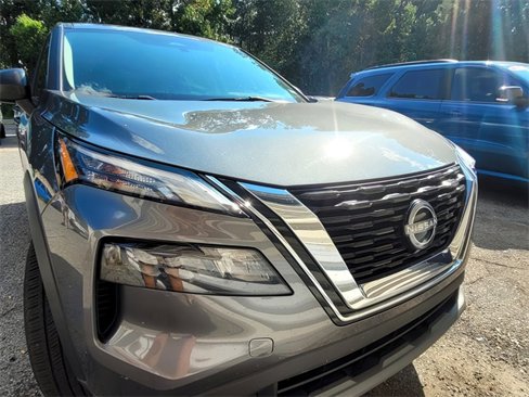 Used 2023 Nissan Rogue S image 10