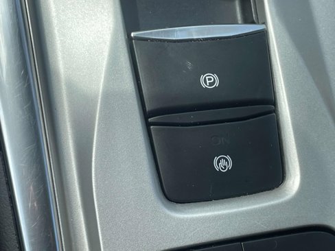 Used 2024 Ford Explorer XLT w/ Equipment Group 202A image 21