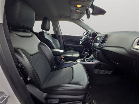 Used 2018 Jeep Compass Latitude w/ Popular Equipment Group image 12