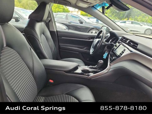 Used 2018 Toyota Camry SE image 14