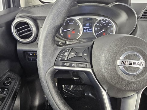Used 2020 Nissan Versa S image 27