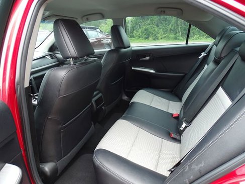 Used 2014 Toyota Camry SE image 15