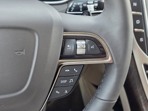 Used 2019 Lincoln Nautilus Reserve image 26
