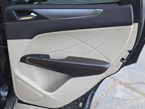 Used 2017 Lincoln MKC Premiere image 8