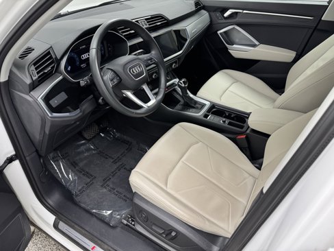 Used 2022 Audi Q3 2.0T Premium image 24