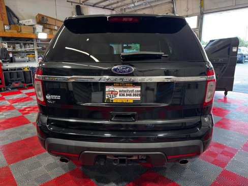 Used 2015 Ford Explorer XLT w/ Equipment Group 202A image 6