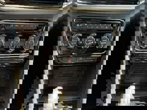 Certified 2022 Volkswagen Atlas SE image 25