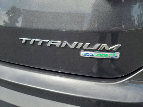 Used 2020 Ford Edge Titanium image 8