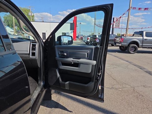 Used 2018 RAM 1500 Classic SLT image 35