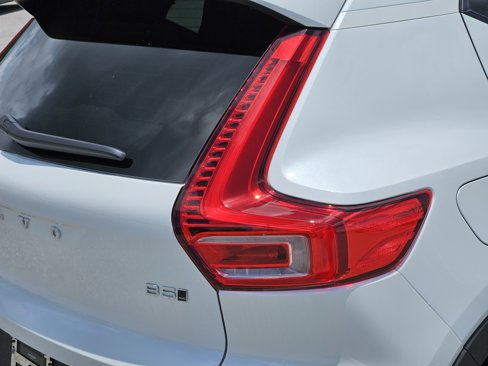 New 2026 Volvo XC40 B5 Core image 10