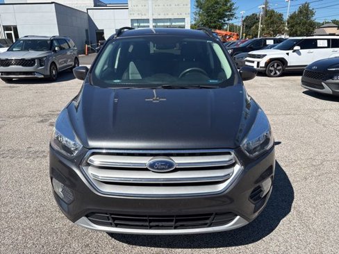 Used 2018 Ford Escape SE image 2