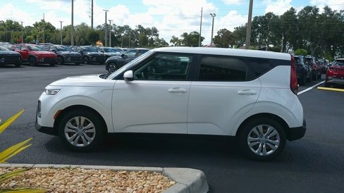 Used 2021 Kia Soul LX image 17