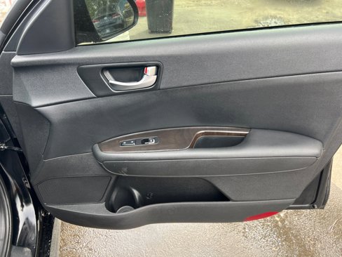 Used 2017 Kia Optima EX image 17