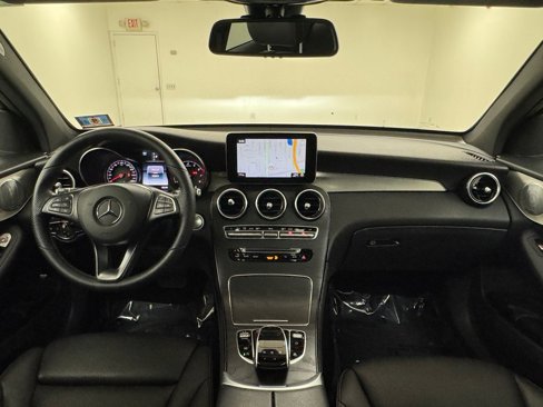Used 2019 Mercedes-Benz GLC 300 4MATIC image 17