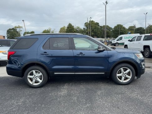 Used 2016 Ford Explorer XLT w/ Equipment Group 202A image 2