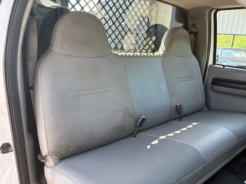 Used 2007 Ford F550 2WD Regular Cab Super Duty image 35