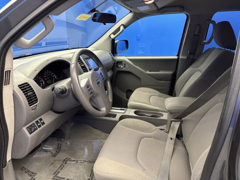 Used 2016 Nissan Frontier SV image 12