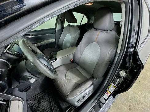 Used 2018 Toyota Camry L image 21