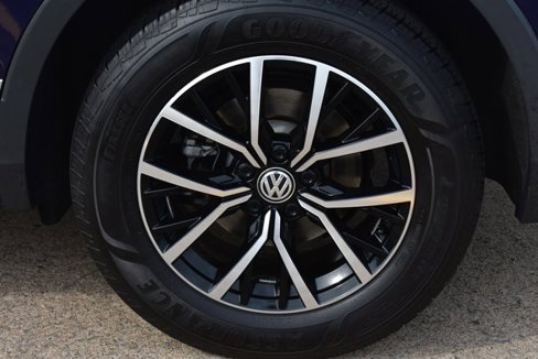 Used 2021 Volkswagen Tiguan SE image 10