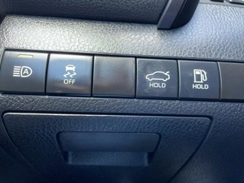 Used 2024 Toyota Camry SE image 27