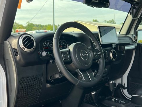 Used 2017 Jeep Wrangler Unlimited Sahara w/ Max Tow Package image 12