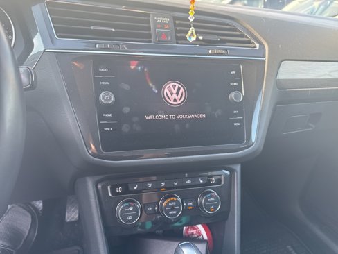 Used 2018 Volkswagen Tiguan SE image 15